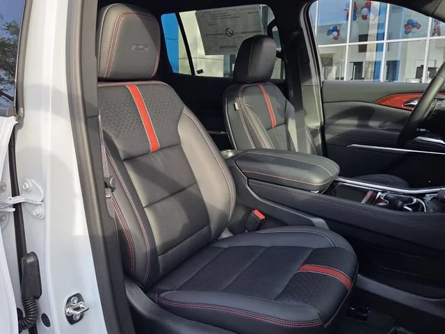 New 2026 Polar White Tricoat Chevrolet RS image 25