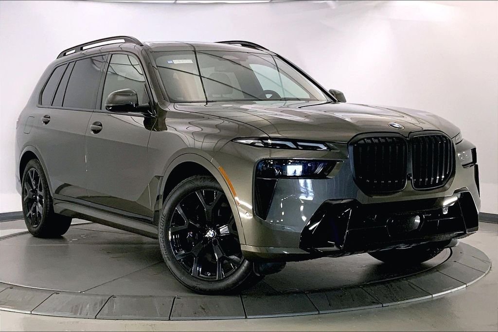 Used 2026 Manhattan Green Metallic BMW  image 1