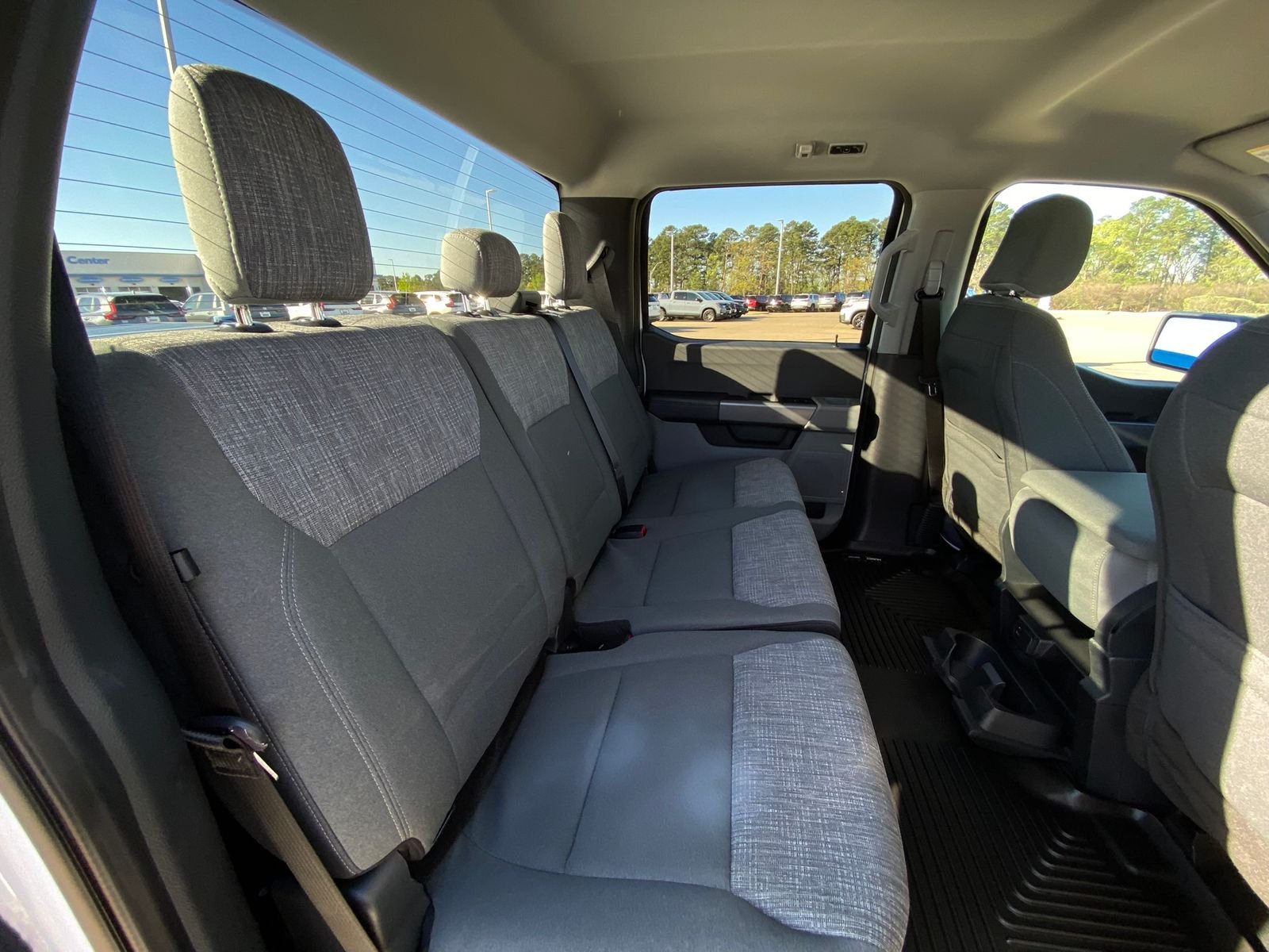 Used 2023 Oxford White Ford XLT image 31