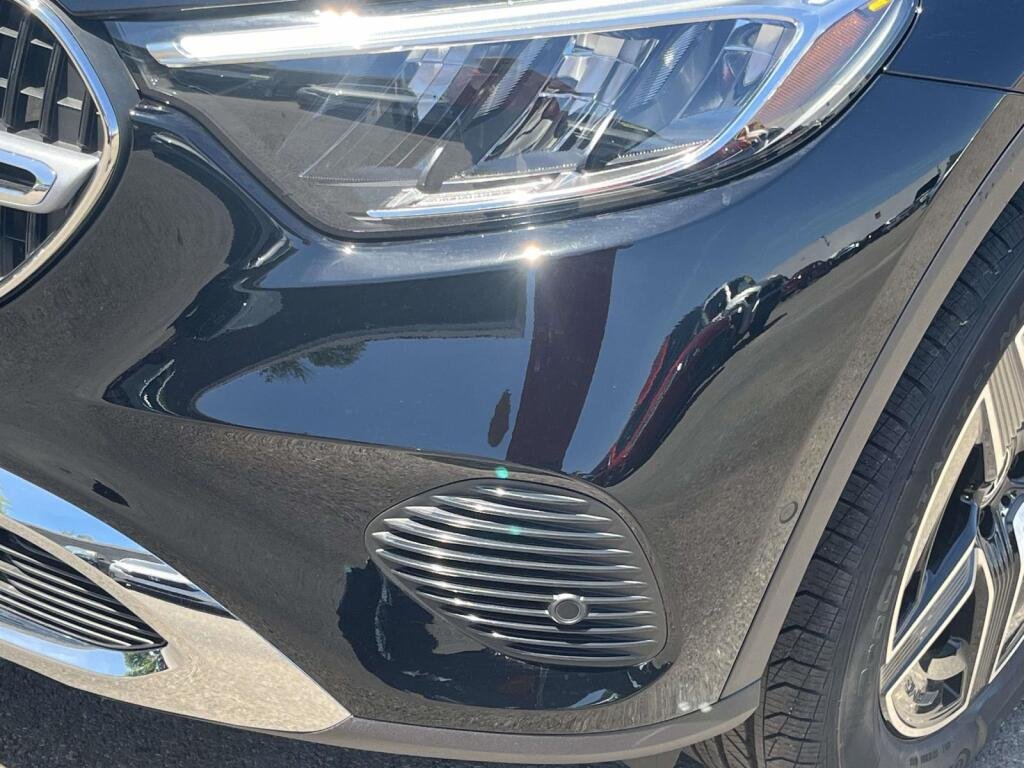 New 2026 2040/Black Mercedes-Benz GLC 300 image 13