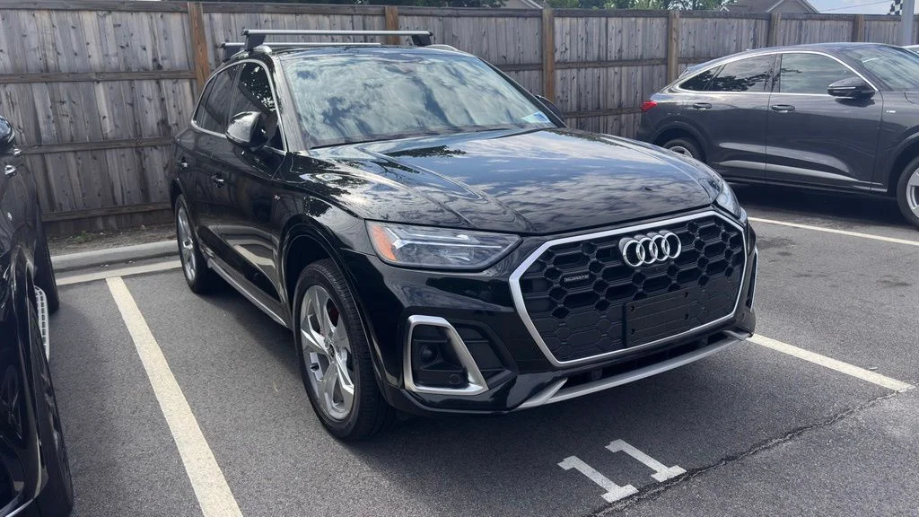 2022 Audi Q5 45 Premium Plus's photo