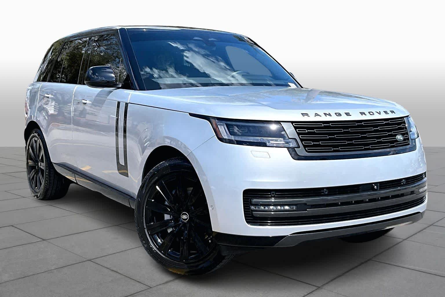 Used 2025 Hakuba Silver Metallic Land Rover SE image 4