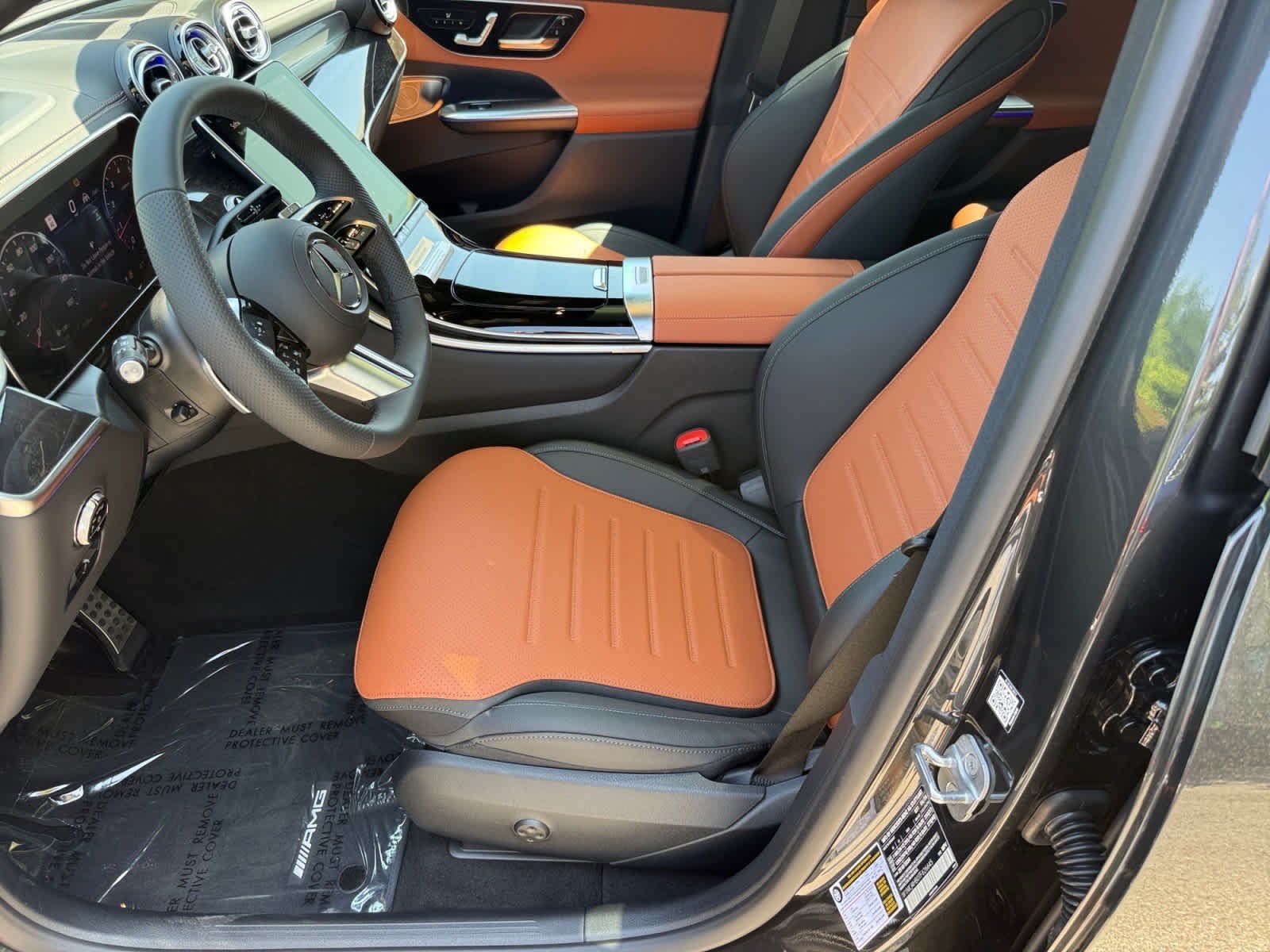 New 2026 Graphite Grey Metallic Mercedes-Benz GLC 300 image 10