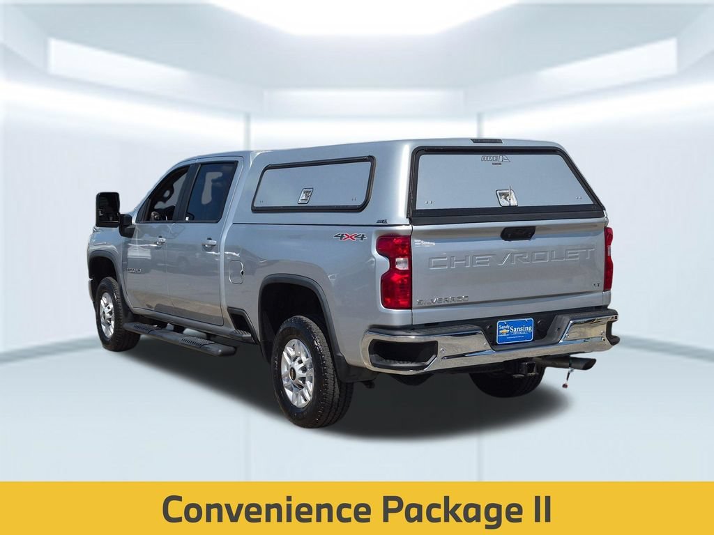 Used 2022 Silver Ice Metallic Chevrolet LT image 4