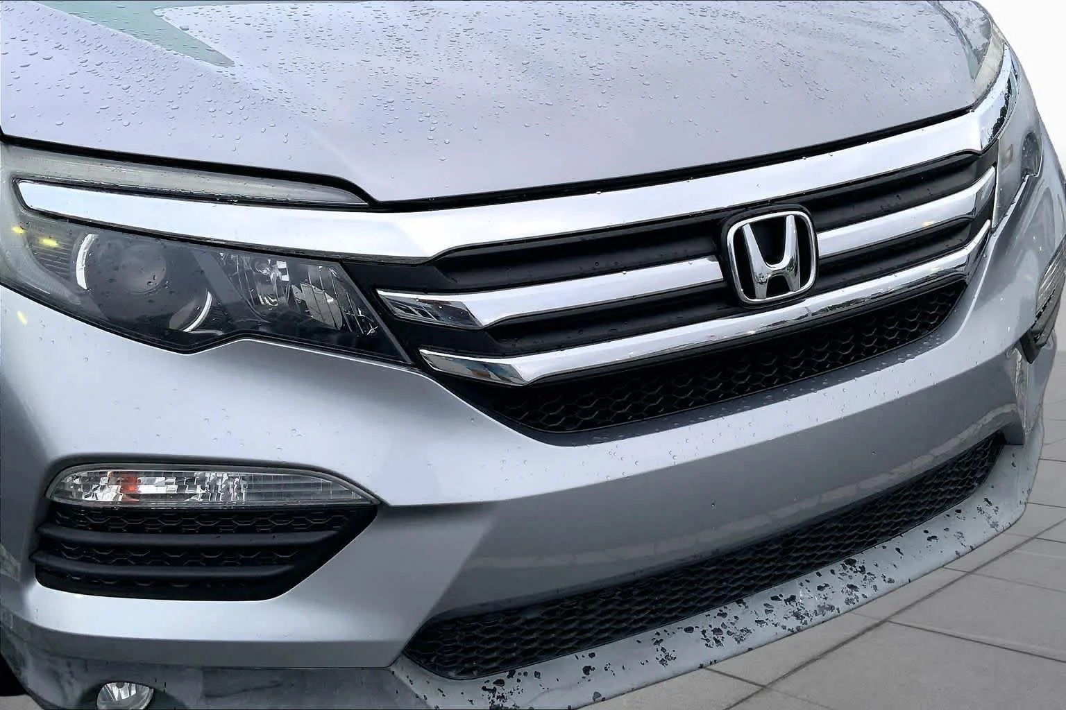 Used 2017 Lunar Silver Metallic Honda EX image 29