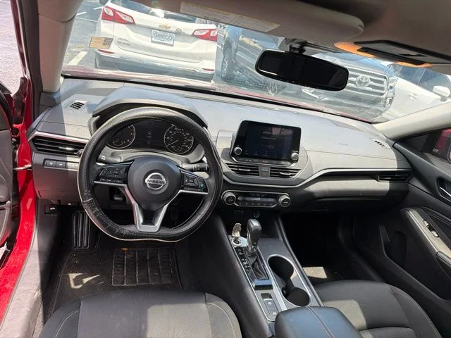 Used 2019 Red Nissan 2.5 SV image 11