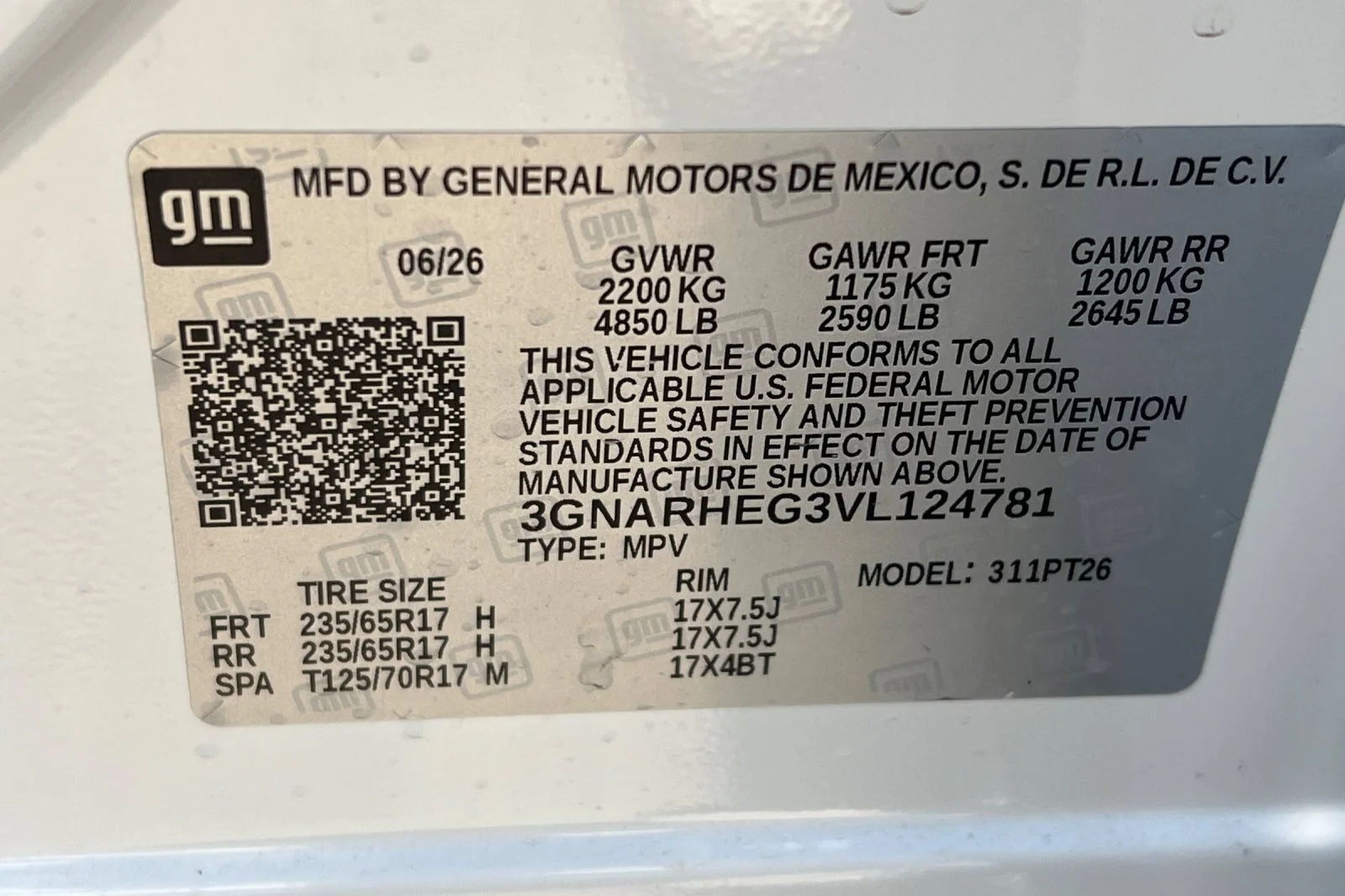New 2027 Summit White Chevrolet LT image 28