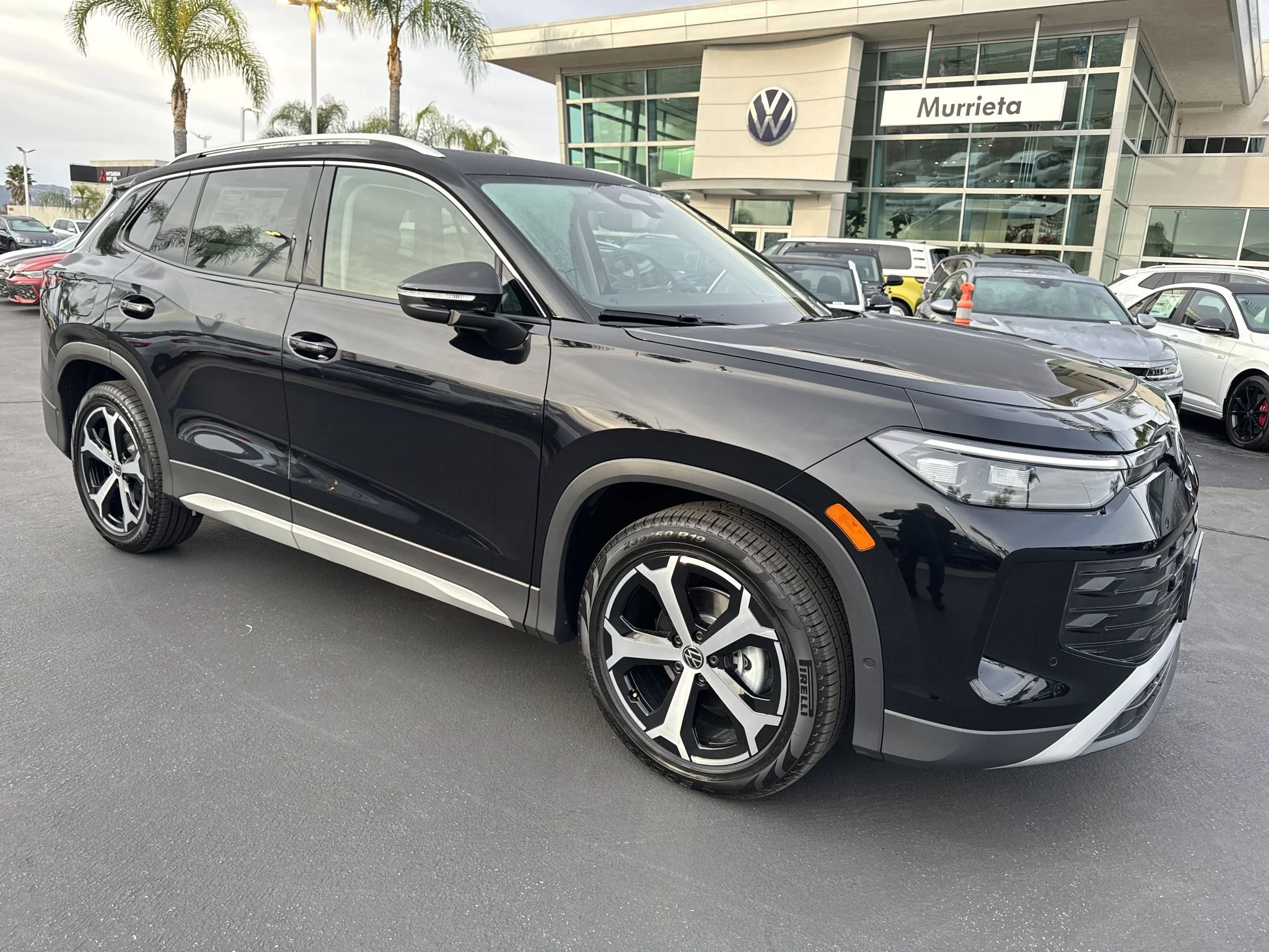 New 2026 Deep Black Pearl Volkswagen SE image 1