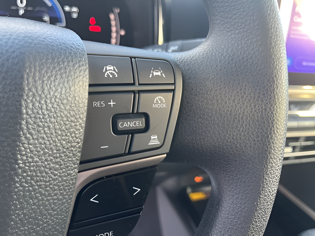 2025 Toyota Camry LE - Photo 16