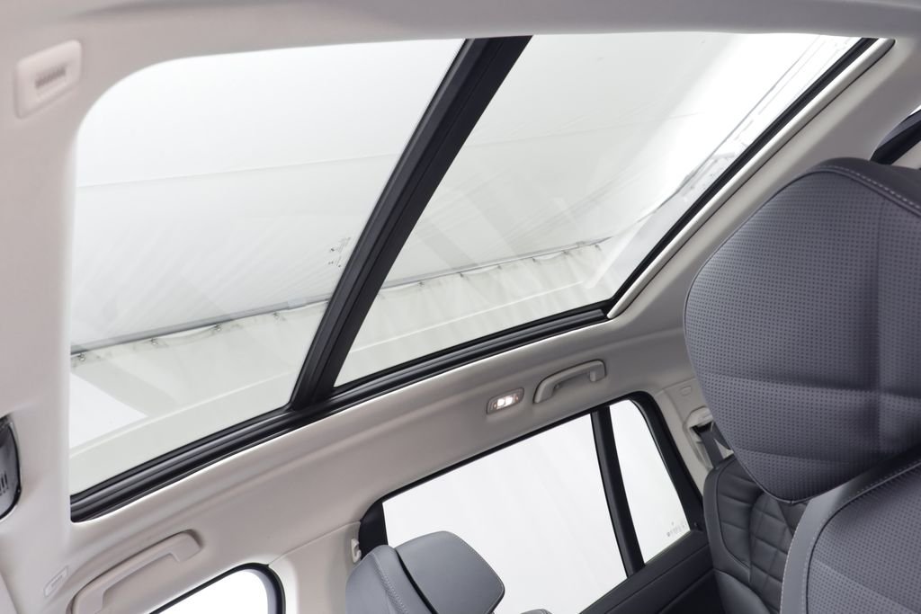 New 2026 Black Sapphire Metallic BMW xDrive40i image 15