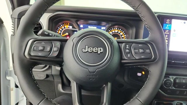 New 2026 Bright White Clear-Coat Exterior Paint Jeep Sport S image 19