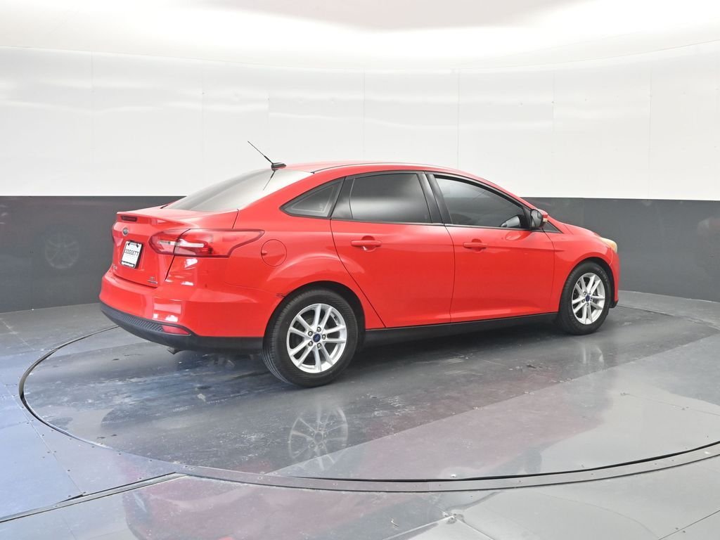 Used 2016 Red Ford SE image 14