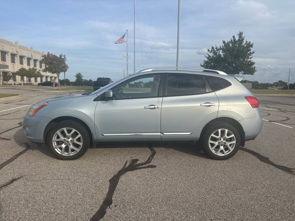 Used 2011 Blue Nissan SV image 8