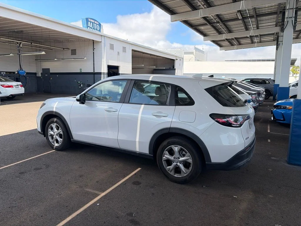 Used 2024  Honda LX image 9