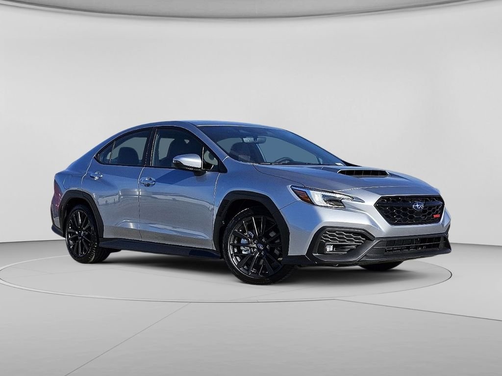 Used 2025 Ice Silver Metallic Subaru Limited image 6