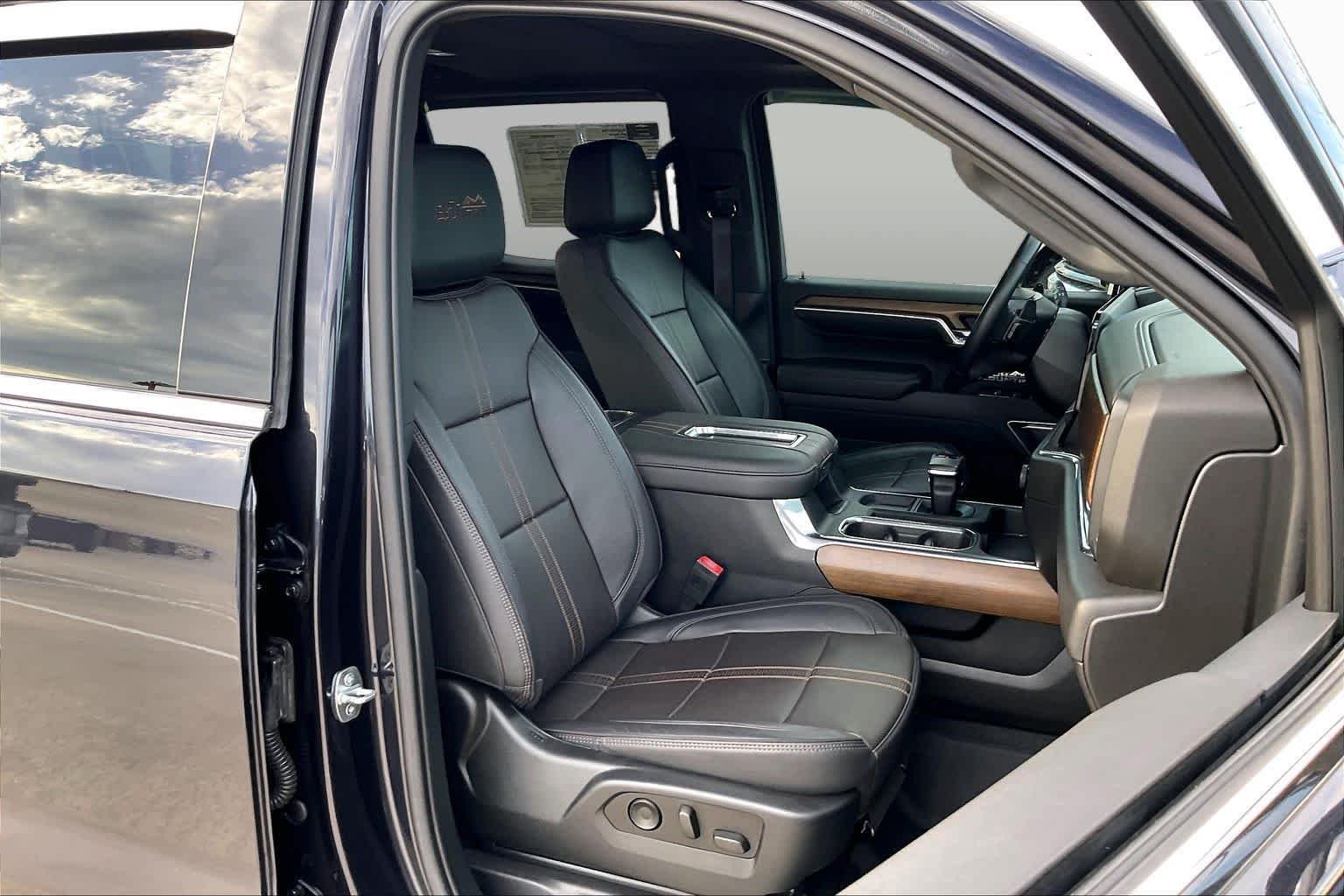 Used 2022 Dark Ash Metallic Chevrolet High Country image 9