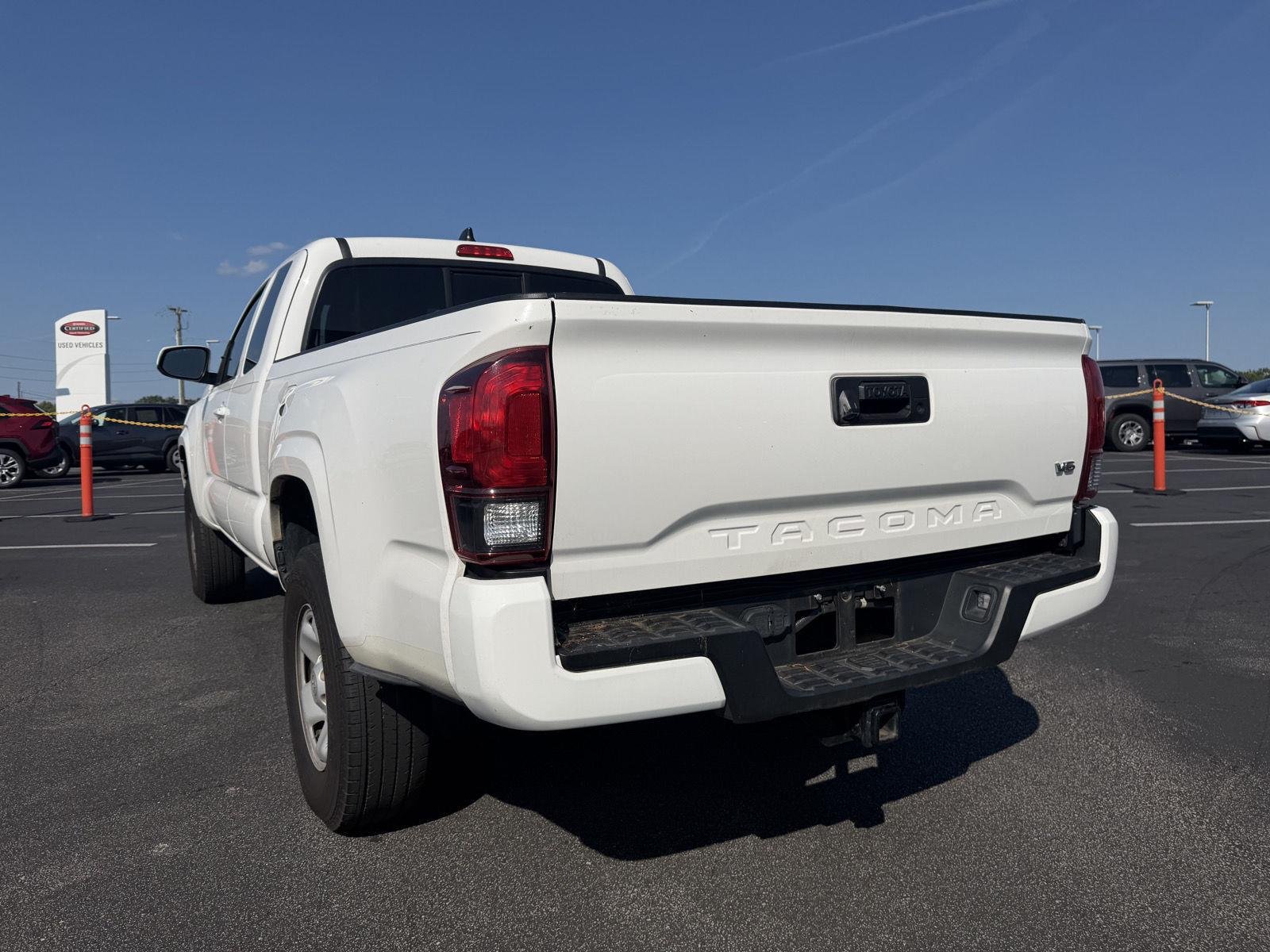 Used 2023 Ice Cap Toyota SR V6 image 7