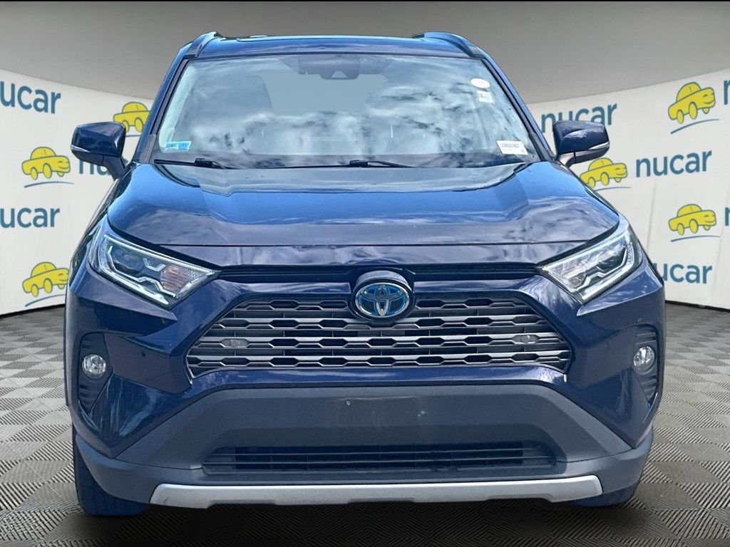 Used 2019  Toyota Limited image 2