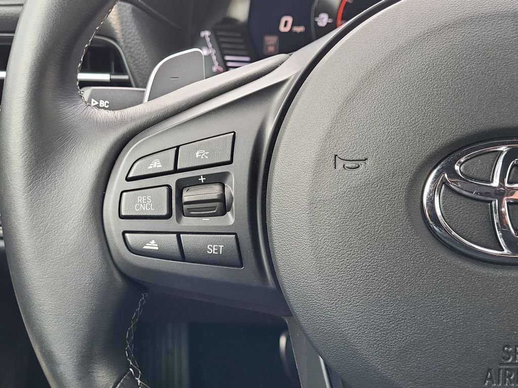 Used 2021 White Toyota 3.0 image 24