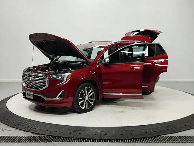 Used 2019 RED QUARTZ TINTCOAT GMC Denali image 12