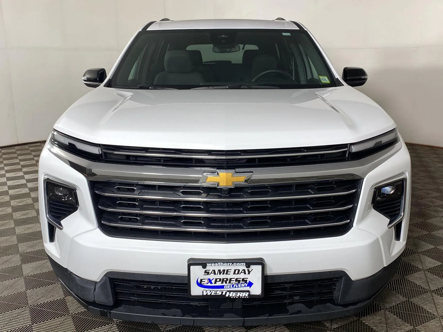 Used 2025 Summit White Chevrolet LT image 8