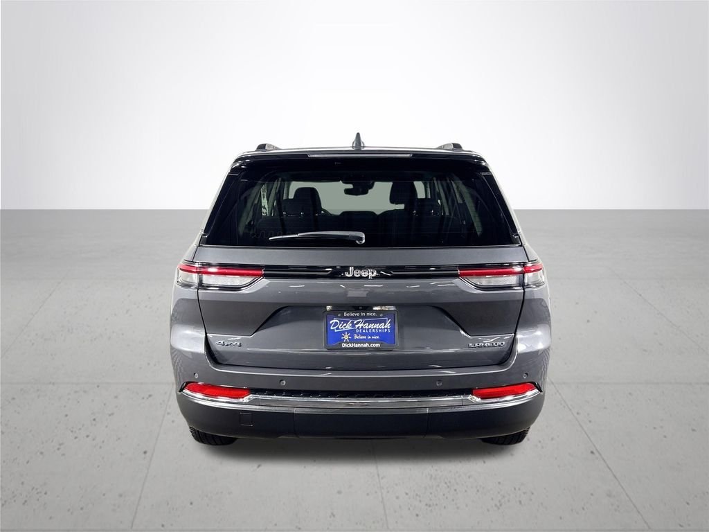 Used 2023 Gray Jeep Laredo X image 8