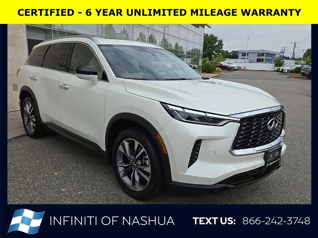 Certified Used 2024 White INFINITI LUXE image 15