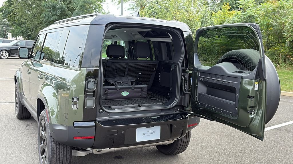 New 2026 Woolstone Green LAND ROVER S image 30