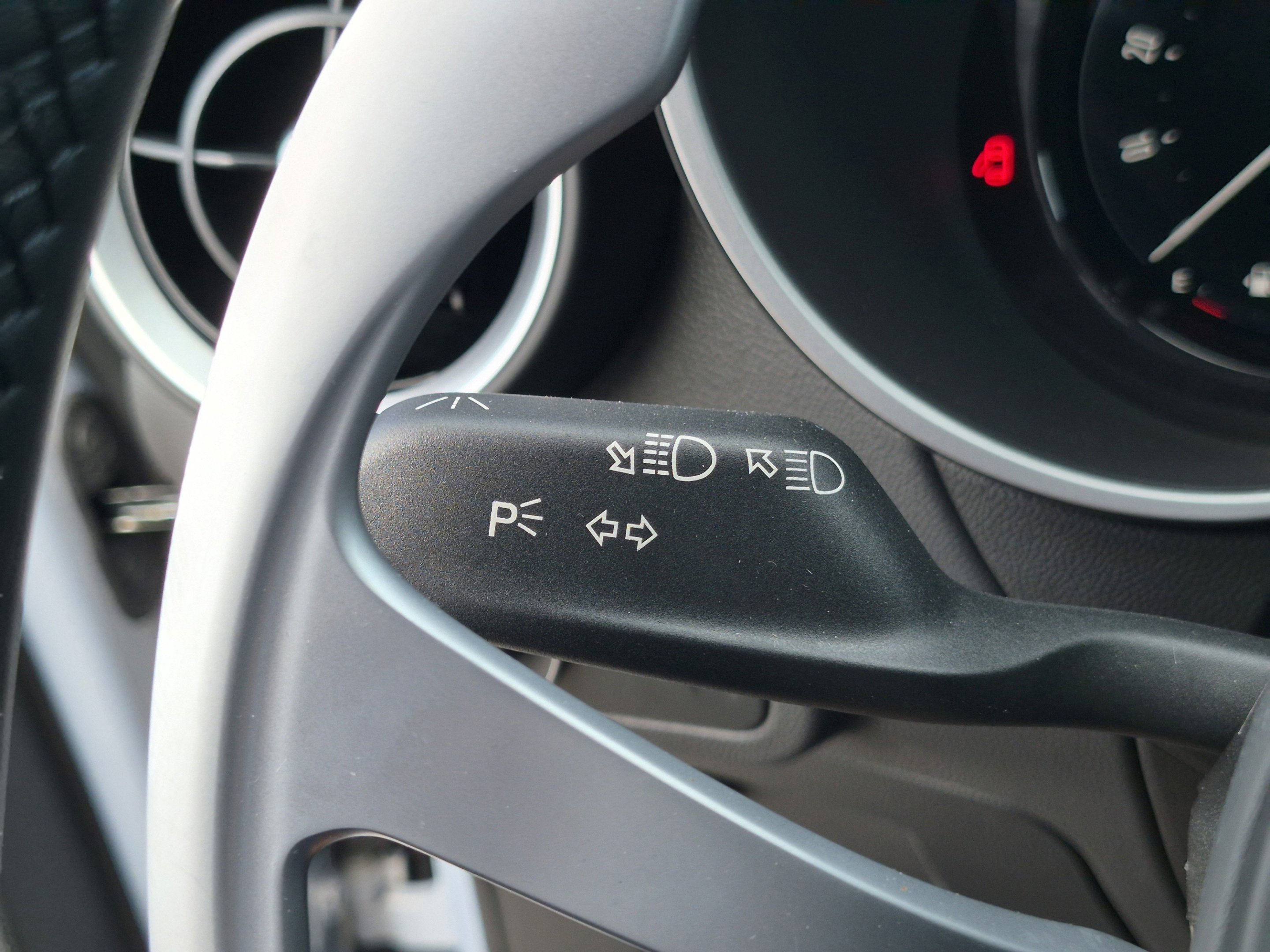 New 2026 Moonlight Gray Metallic Alfa Romeo  image 44