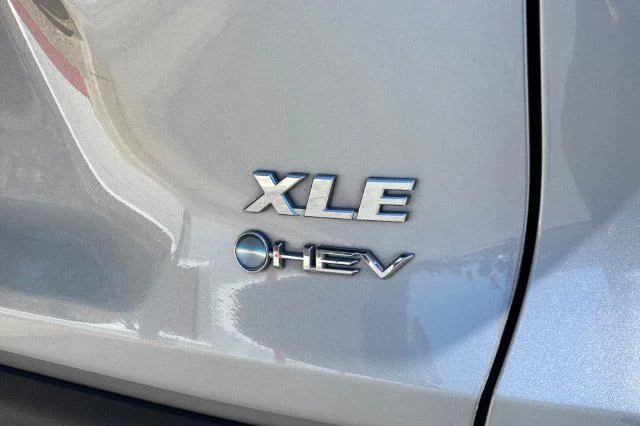Certified Used 2025 SILVER SKY METALLIC Toyota  image 33