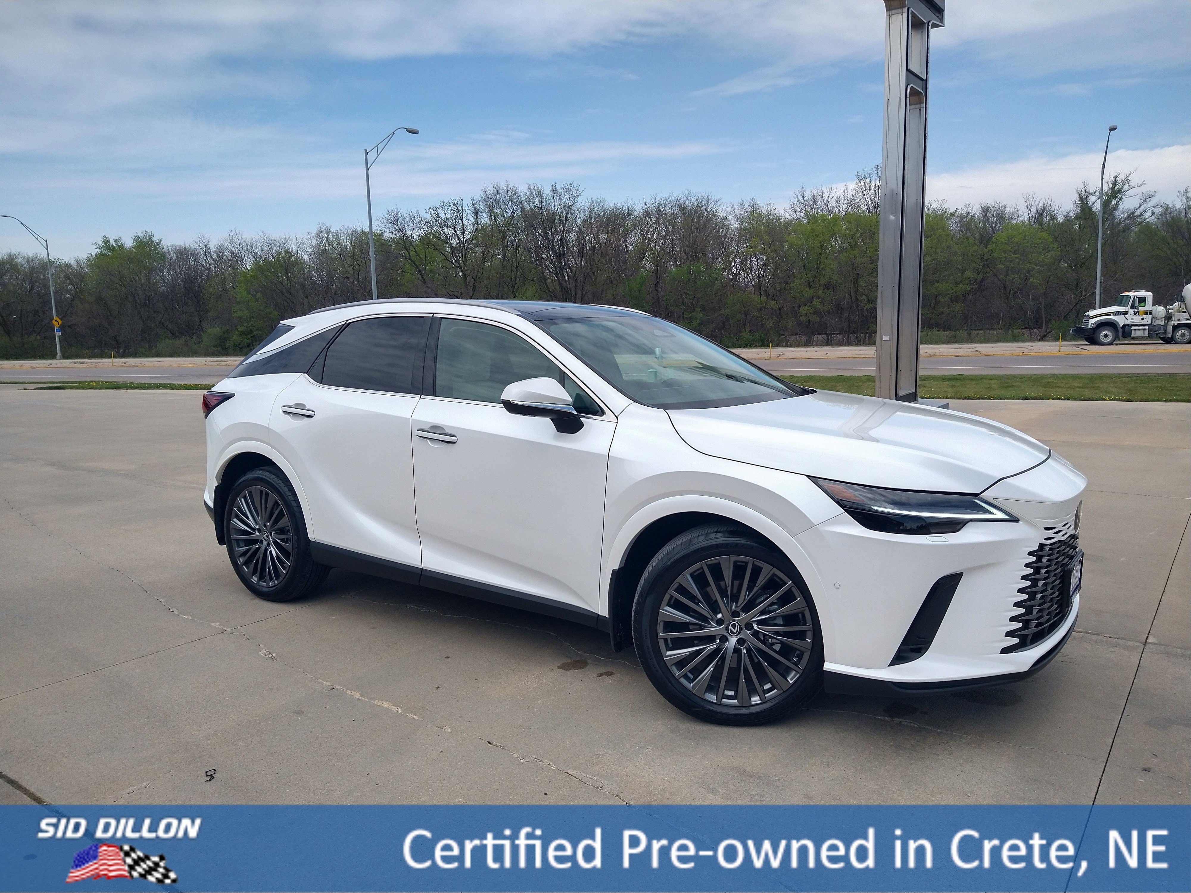 Used 2024 Eminent White Pearl Lexus Luxury image 17