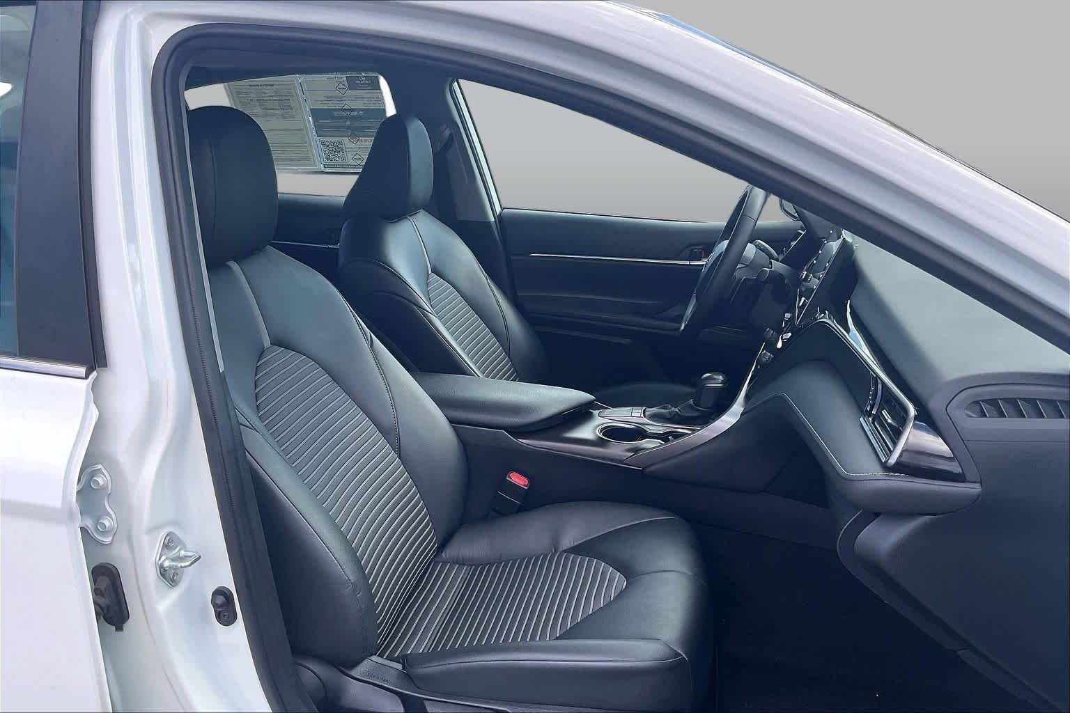 Used 2023 Ice Cap Toyota SE image 9