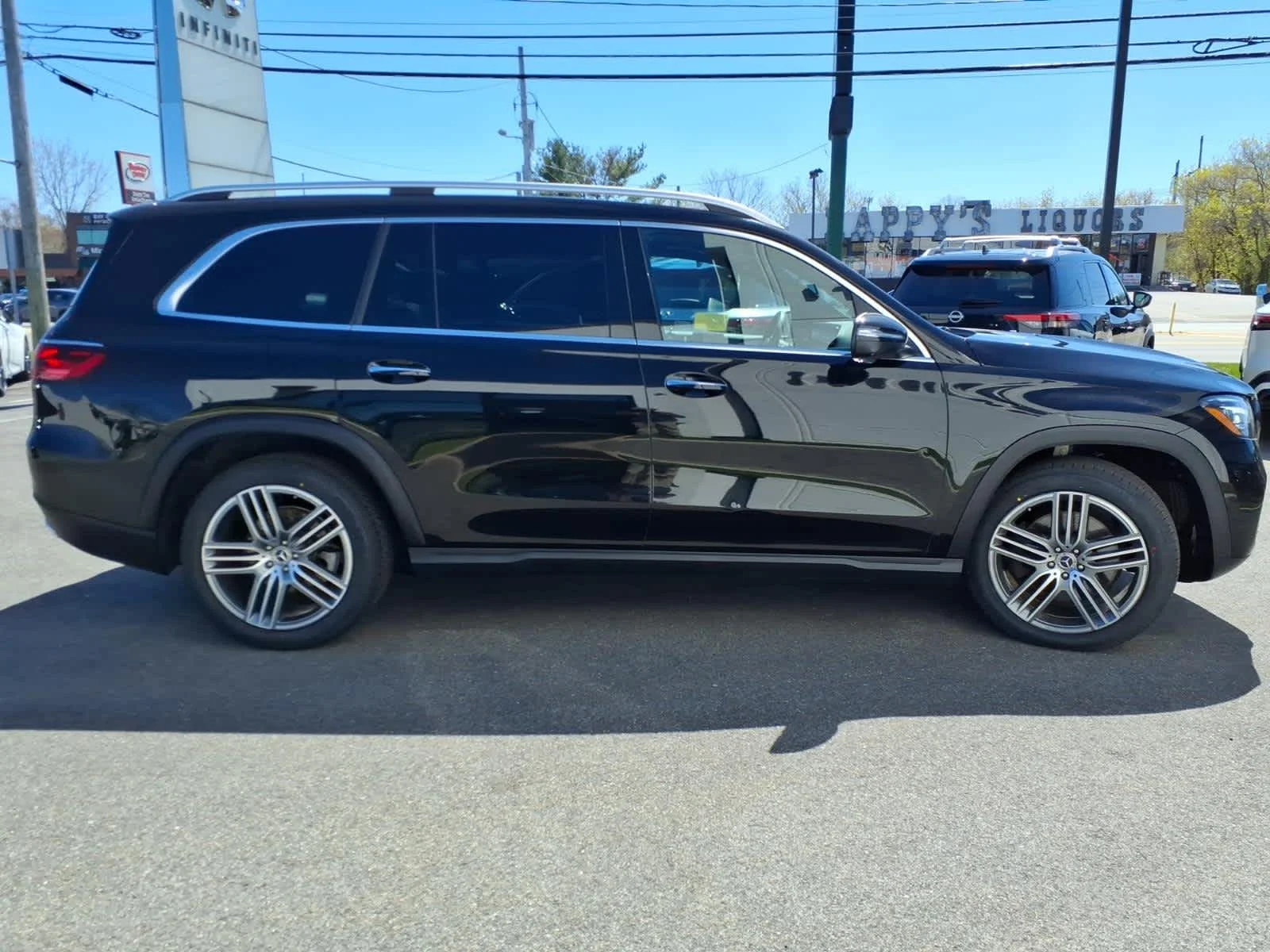 Used 2025 Obsidian Black Metallic Mercedes-Benz GLS 450 image 4