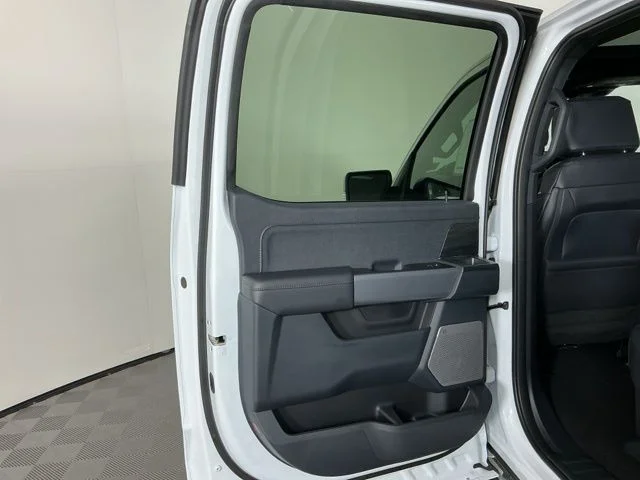 New 2025 Oxford White Ford Lariat image 30