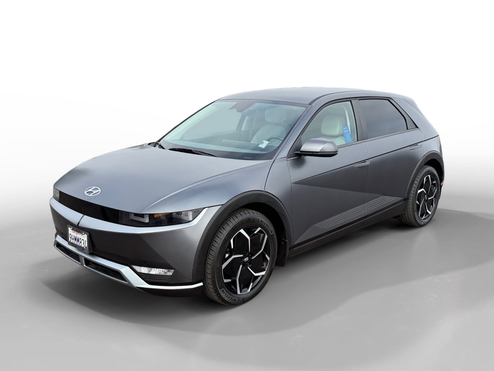 Used 2023 Gray Hyundai SEL image 1