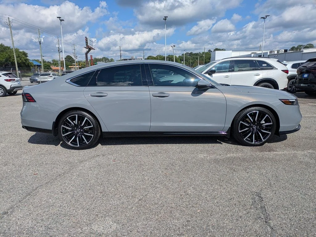Certified Used 2024 Urban Gray Pearl Honda Touring image 3