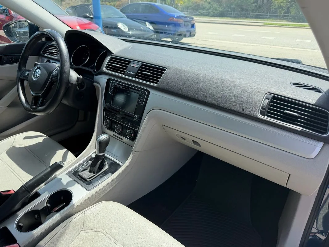 Used 2019  Volkswagen 2.0T Wolfsburg Edition image 28
