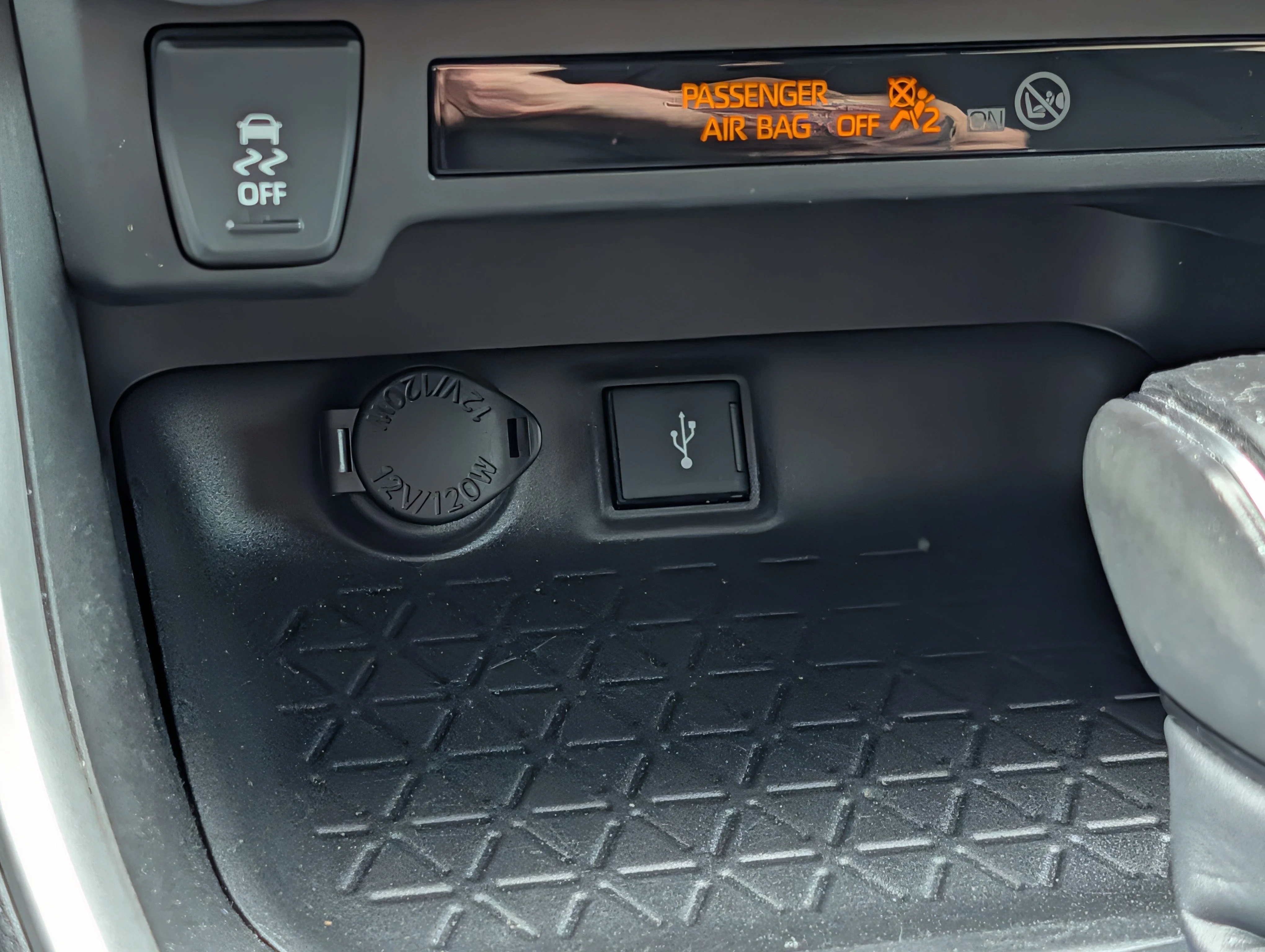 Used 2022 Magnetic Gray Metallic Toyota Hybrid SE image 29