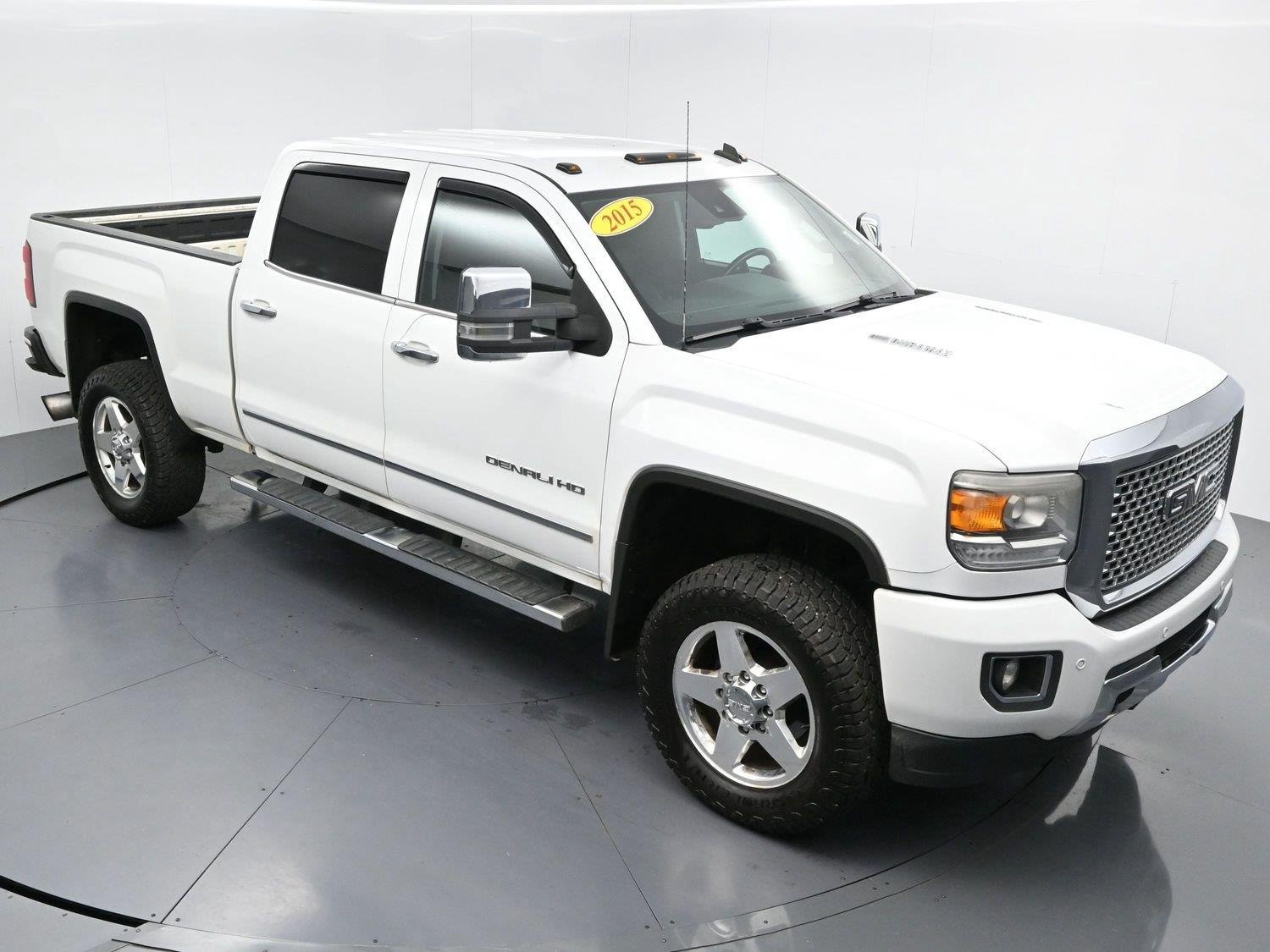 Used 2015 Summit White GMC Denali image 35