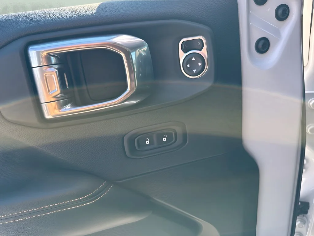 Used 2026 White Jeep Sahara image 23