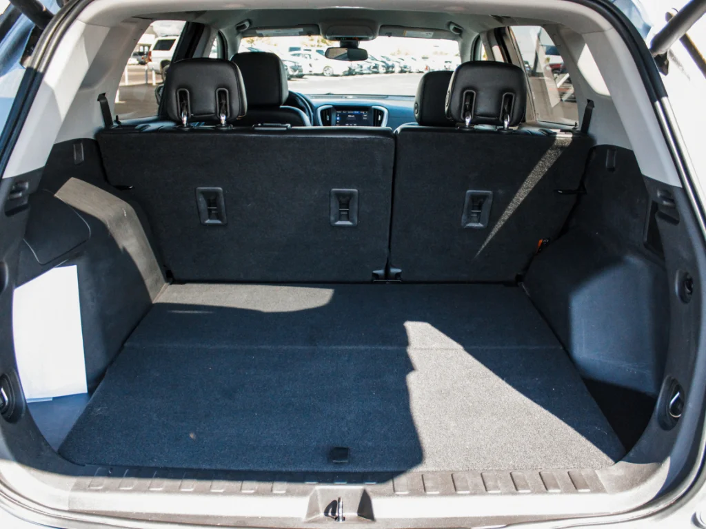 Used 2020 Satin Steel Metallic GMC SLT image 26