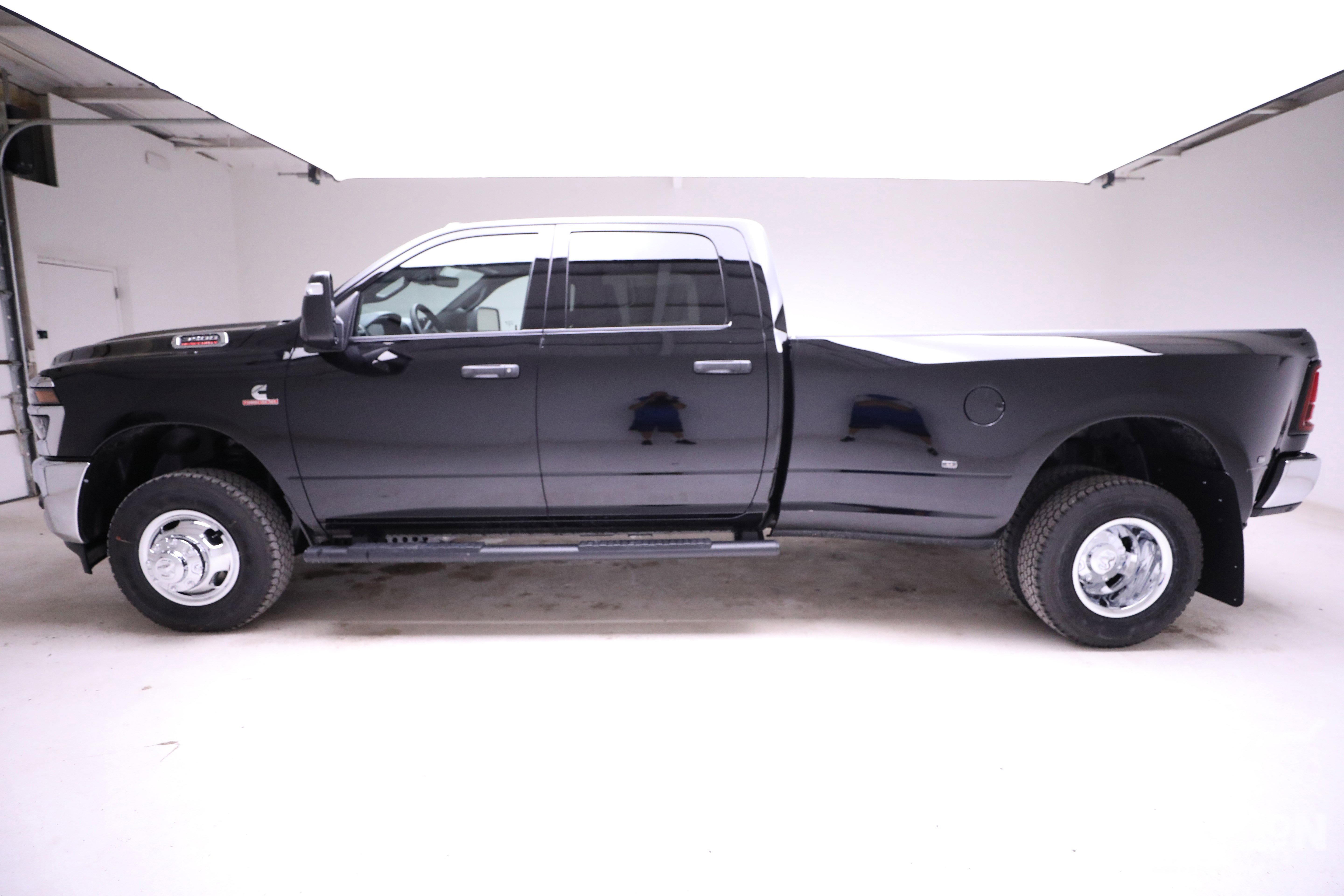 New 2026 Diamond Black Crystal Pearlcoat Ram N image 2