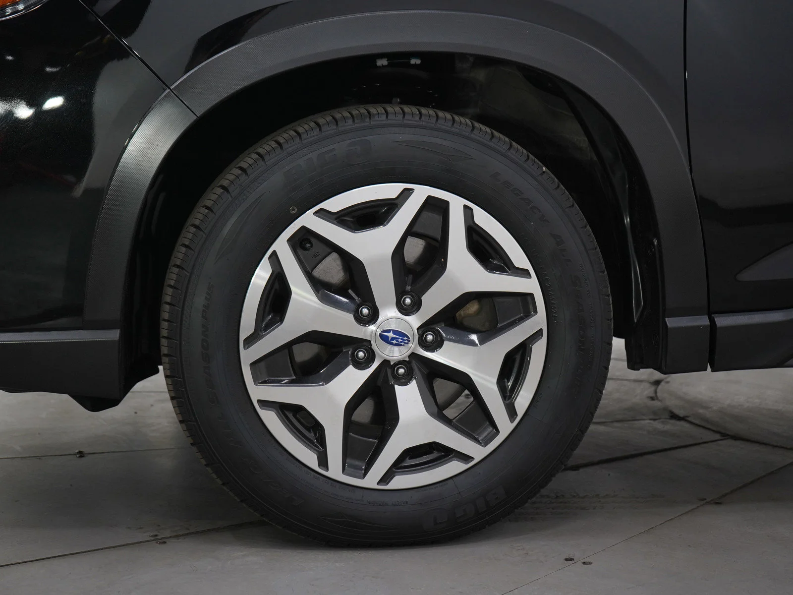 Used 2020 Crystal Black Pearl Subaru Premium image 30