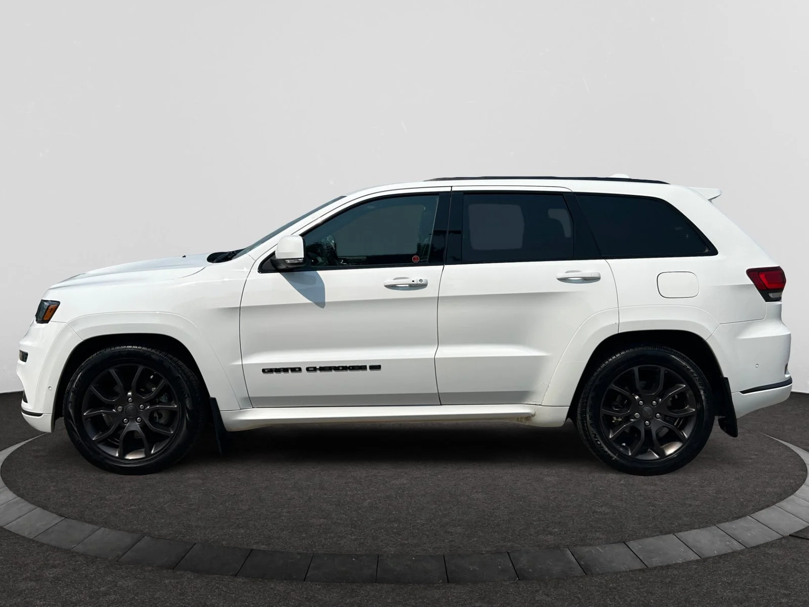 Used 2021 White Jeep OVERLAND HIGH ALTITUDE EDITION image 2
