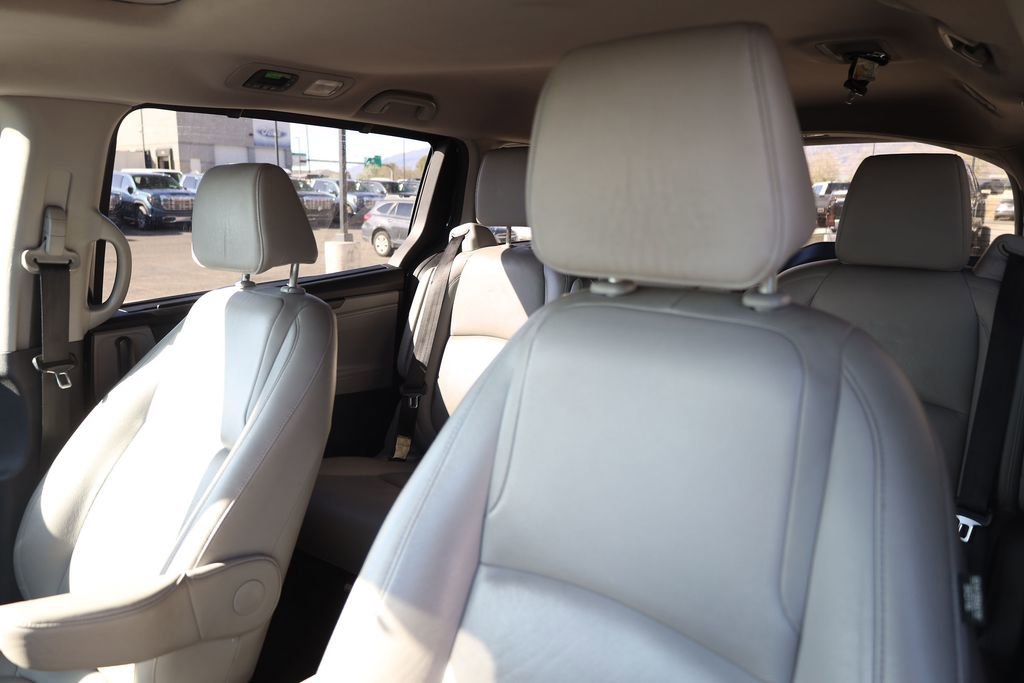 Used 2019 Obsidian Blue Pearl Honda EX-L image 15