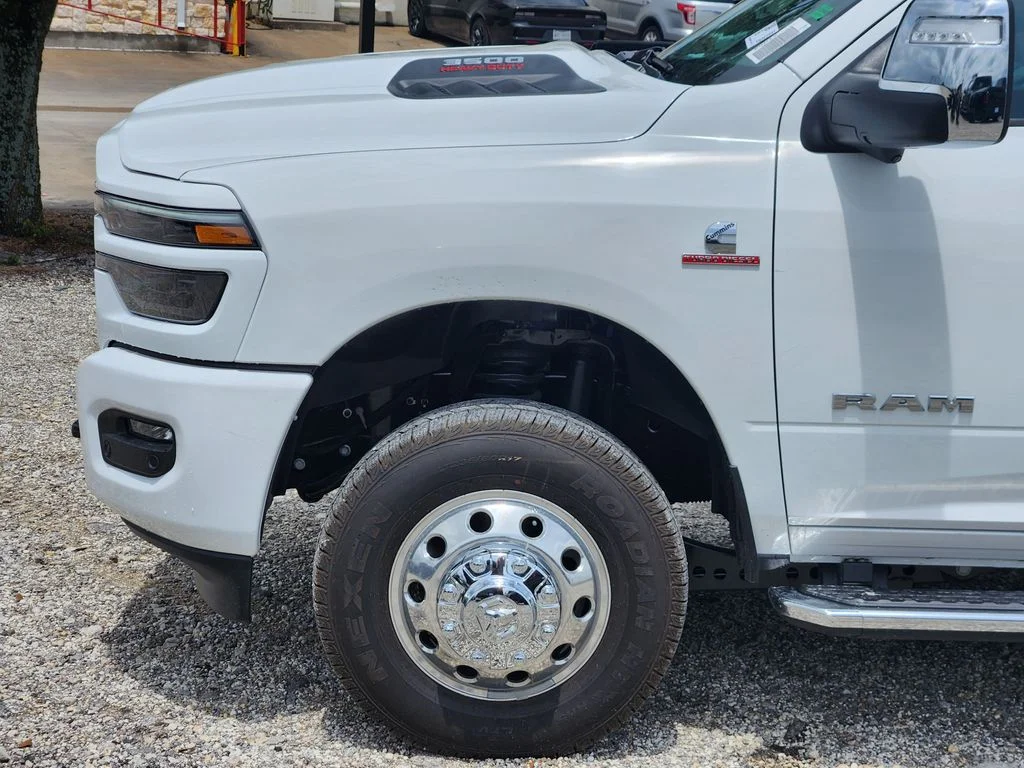 New 2026 Bright White Clear-Coat Exterior Paint RAM Laramie image 6