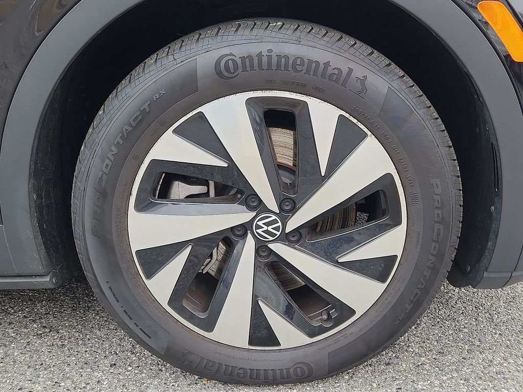Used 2025 Black Volkswagen Pro image 8