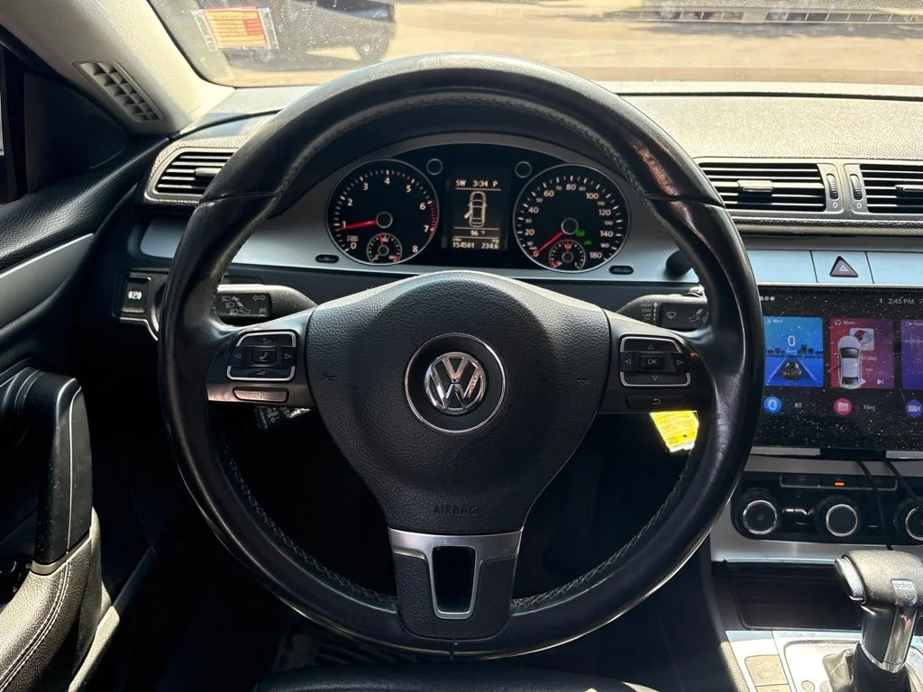 Used 2010 White Volkswagen Sport image 12