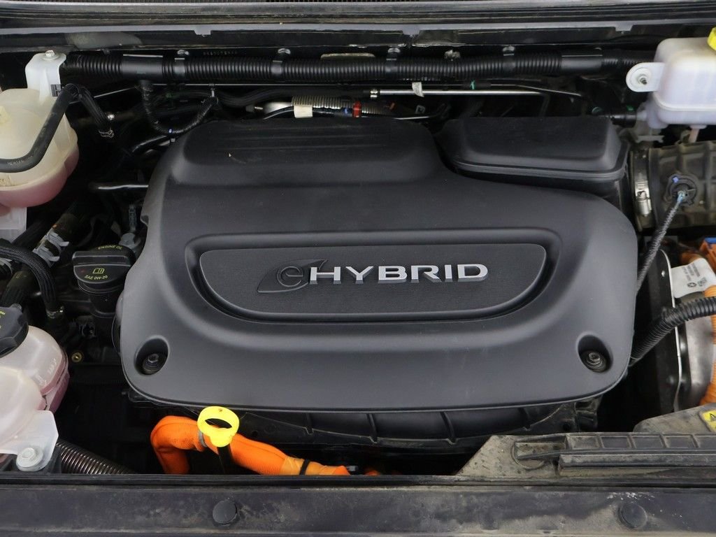 Used 2023 Black Chrysler Limited image 25