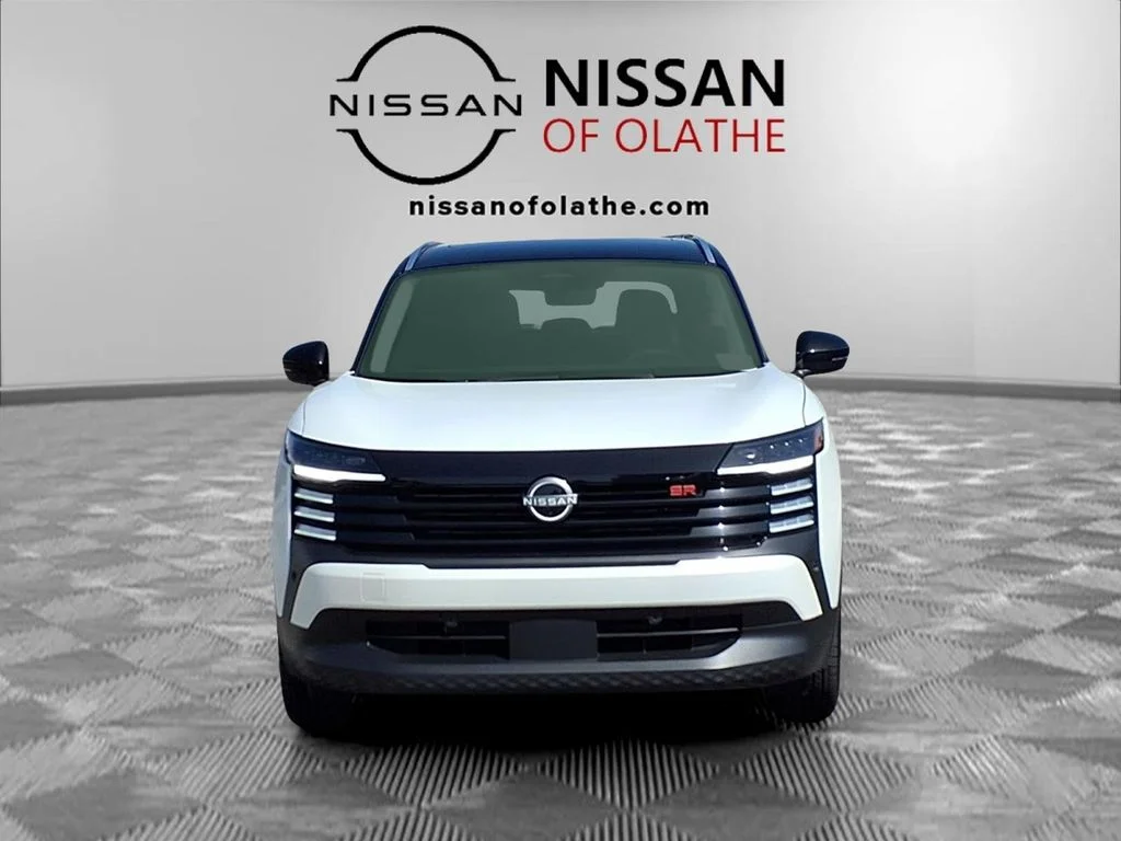 Used 2025 White Nissan SR image 31